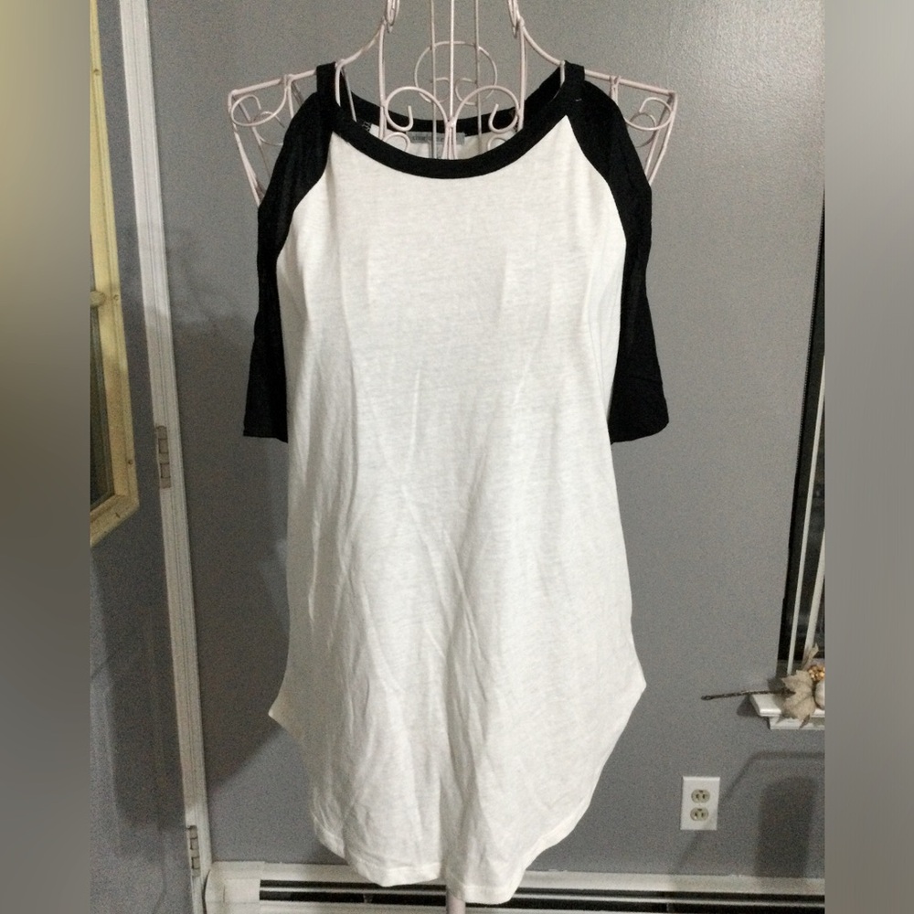 Charlotte Russe Women sexy black & white off shoulder tee shirt top NWT